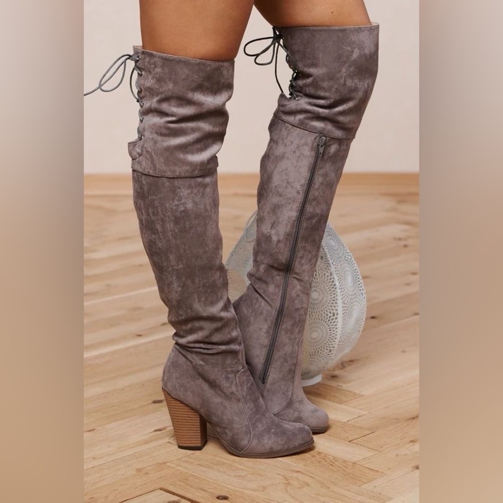 Chase+Chloe NanaMacs Kayline Thigh high boots (grey suede) NWT Size 6